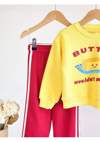 Magu Çocuk Pamuklu Sarı Baskılı Sweatshirt Ve Kırmızı Şeritli Pantolon Takımı Çok Renkli Magu Çocuk Pamuklu Sarı Baskılı Sweatshirt Ve Kırmızı Şeritli Pantolon Takımı Çok Renkli