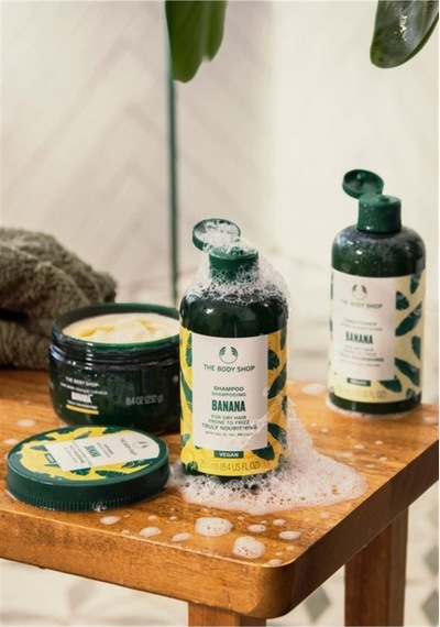 The Body Shop Banana Besleyici Şampuan 250 Ml Tüm Saç Tipleri