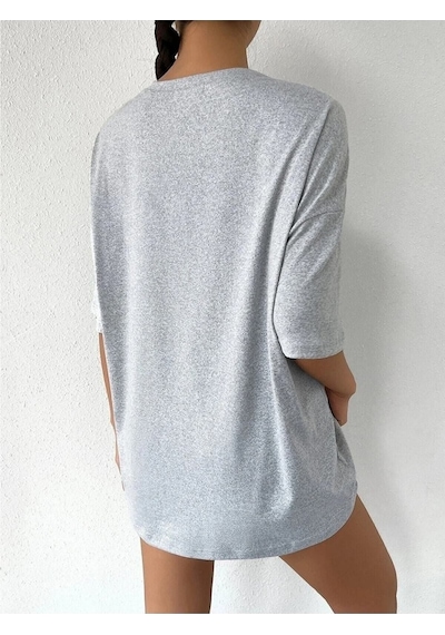 Minimal Kalp T-shirt - Gri Baskılı Oversize Bisiklet Yaka Kısa Kol Tişört Gri Minimal Kalp T-shirt - Gri Baskılı Oversize Bisiklet Yaka Kısa Kol Tişört Gri