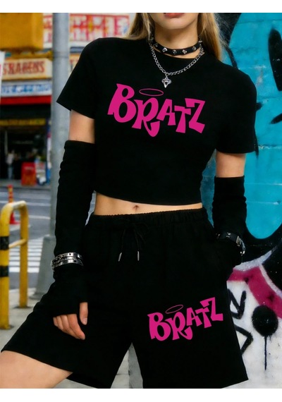 Tarzsokak Yazlık Y2k Pembe Bratz Harfli Baskılı Babby Teetişört Şort Kadın İki Parçalı Set Diz Boyu Pantolo Siyah Tarzsokak Yazlık Y2k Pembe Bratz Harfli Baskılı Babby Teetişört Şort Kadın İki Parçalı Set Diz Boyu Pantolo Siyah