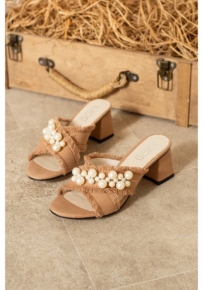 Dabab Shoes Anka Kadın Hasır Dokulu İncili Kalın Topuk Taba Terlik Sandalet Kahverengi