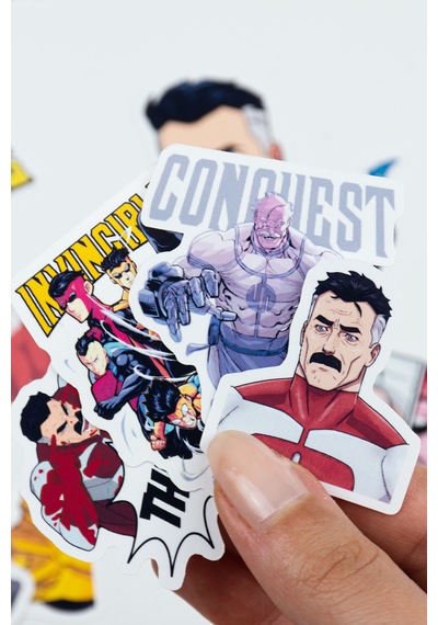 Invincible Temalı Sticker Paketi 20 Parça Yapışkanlı Kaliteli Su Geçirmez Etiket Seti Çok Renkli