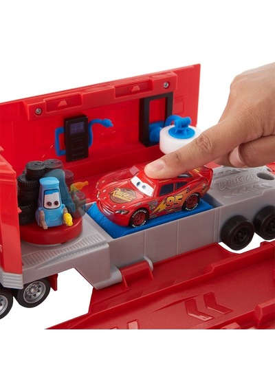 Hdc75 Cars Dönüştürülebilir Mack Oyun Seti