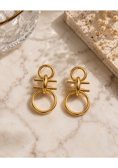 Geometrik Halka Detaylı Gold Renk Çelik Küpe Altın