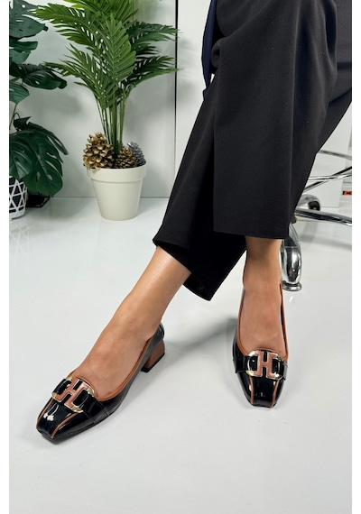 Günlük Kadın Loafer Topuklu Toka Ve Dikiş Detaylı Küt Burunlu Ayakkabı 6002 Siyah Taba Rugan Günlük Kadın Loafer Topuklu Toka Ve Dikiş Detaylı Küt Burunlu Ayakkabı 6002 Siyah Taba Rugan