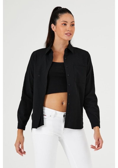 Pera Moda Kadın Basic Kesim Vücudu Saran Likralı Gizli Düğme Özellikli Gömlek Siyah