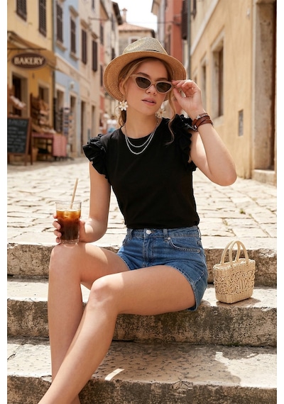 Lela Pamuklu Kolları Fırfırlı Slim Fit Bisiklet Yaka Bayan T Shirt 5864500 Siyah