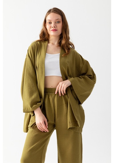 Zen Elegance Kadın Kimono Takım - Geniş Paça Keten Dokulu Alt Üst Yazlık Kadın Takım Haki Zen Elegance Kadın Kimono Takım - Geniş Paça Keten Dokulu Alt Üst Yazlık Kadın Takım Haki