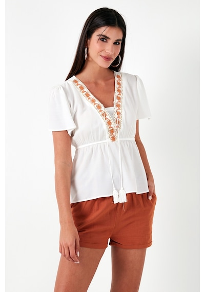 Lela Pamuklu Regular Fit Nakış Işlemeli Püsküllü Bayan Bluz 611Bz0282 Ekru