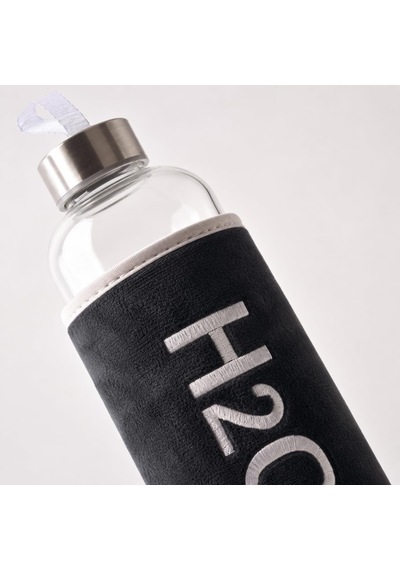 Peluş Kılıflı Cam Matara 600 Ml, Siyah H2o Nakışlı Kılıf, Taşıma Askılı Metal Görünümlü Vidalı Kapak, 8 24 Cm Şeffaf