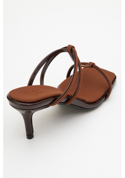 Luvishoes Luvi Shoes Mocha Kahverengi Kare Burunlu İnce Bantlı Kadın Topuklu Terlik Kahverengi Luvishoes Luvi Shoes Mocha Kahverengi Kare Burunlu İnce Bantlı Kadın Topuklu Terlik Kahverengi