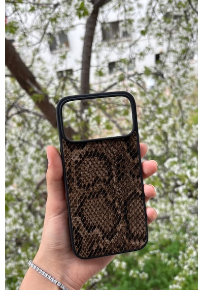 Apple, Uyumlu iPhone 17 Pro Max Yılan Desenli Kabartma Dokulu Kılıf Kahverengi
