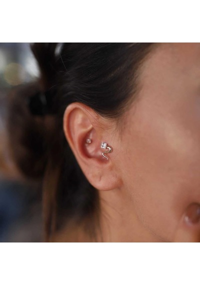Yılan Tragus Piercing Rose
