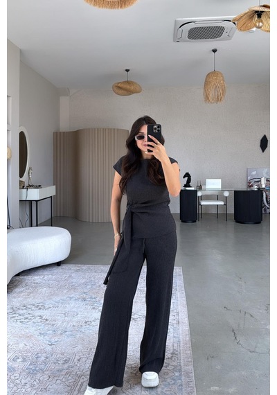 Paw Garage Kadın Sienna Bağlama Detaylı Krinkıl Kumaş Bluz Pantolon Takım Füme