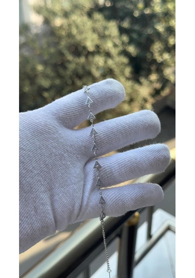 Kadın Gümüş Renk Üçgen Kesim Zirkon Taşlı Bileklik 18 Cm