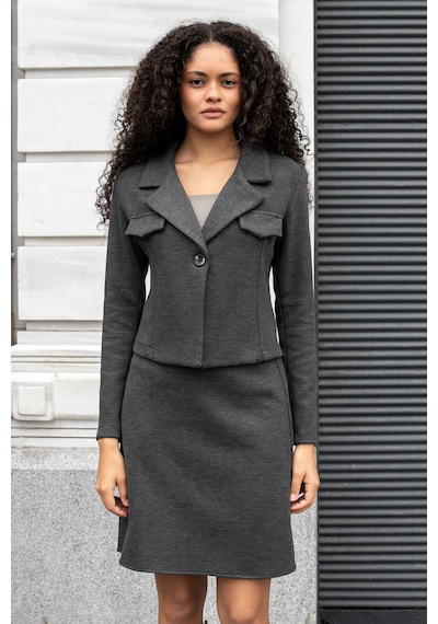 Kadın Kalın Esnek Kumaş Yakalı Cep Kapaklı Uzun Kol Kısa Blazer Ceket-antrasit Antrasit Kadın Kalın Esnek Kumaş Yakalı Cep Kapaklı Uzun Kol Kısa Blazer Ceket-antrasit Antrasit