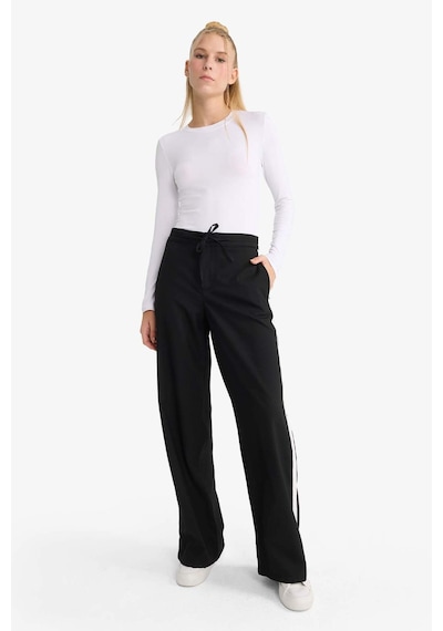 DeFacto Coool Wide Leg Kumaş Pantolon Geniş Paça Normal Bel E1369AX24WNBK27 DeFacto Coool Wide Leg Kumaş Pantolon Geniş Paça Normal Bel E1369AX24WNBK27