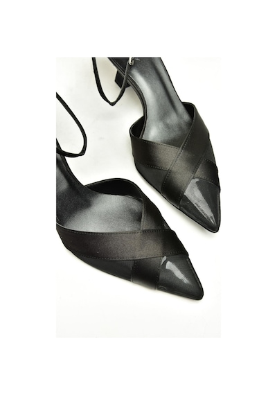 Fox Shoes U654074204 Siyah Kumaş Alçak Topuklu Kadın Ayakkabı Siyah