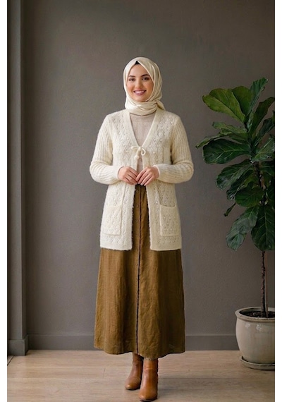 Yumoş Ponpon Bağlamalı Yelek - Standart