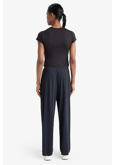 DeFactoFit Straight Fit Geniş Paça Standart Boy İnce Sporcu Pantolon E2542AX25SMBK81