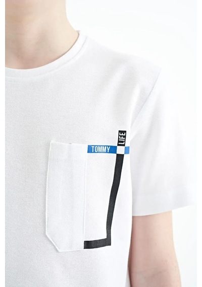 Tommy Life Beyaz Cep Detaylı O Yaka Standart Kalıp Erkek Çocuk T-shirt - 11120