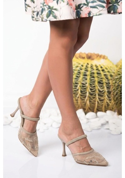Fox Shoes Y752176315 Bej File Boncuk İşlemeli İnce Topuklu Kadın Ayakkabı