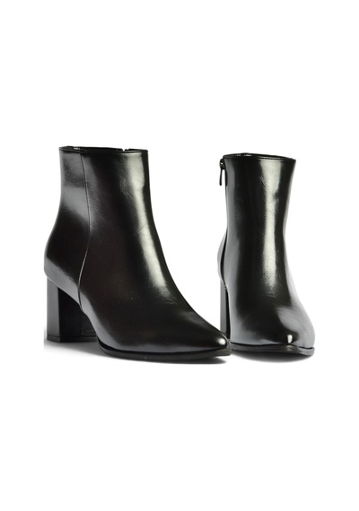 Fox Shoes Z480052960 Siyah Rustik Kalın Topuklu Klasik Kadın Bot
