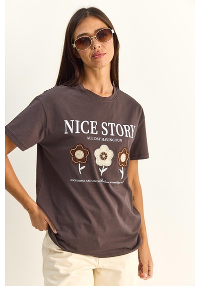Shade Kadın Nice Story Yazı Ve Nakış Detaylı Relaxed Fit T-shirt 7635 60286116 - Kahverengi