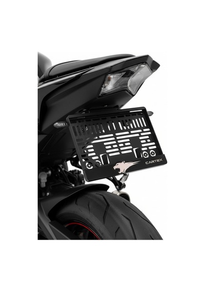 Pumaa Kabartmalı Krom Renk Motor Plaka Çerçevesi 1 Adet Esnek Plakalık Motor Plakalık