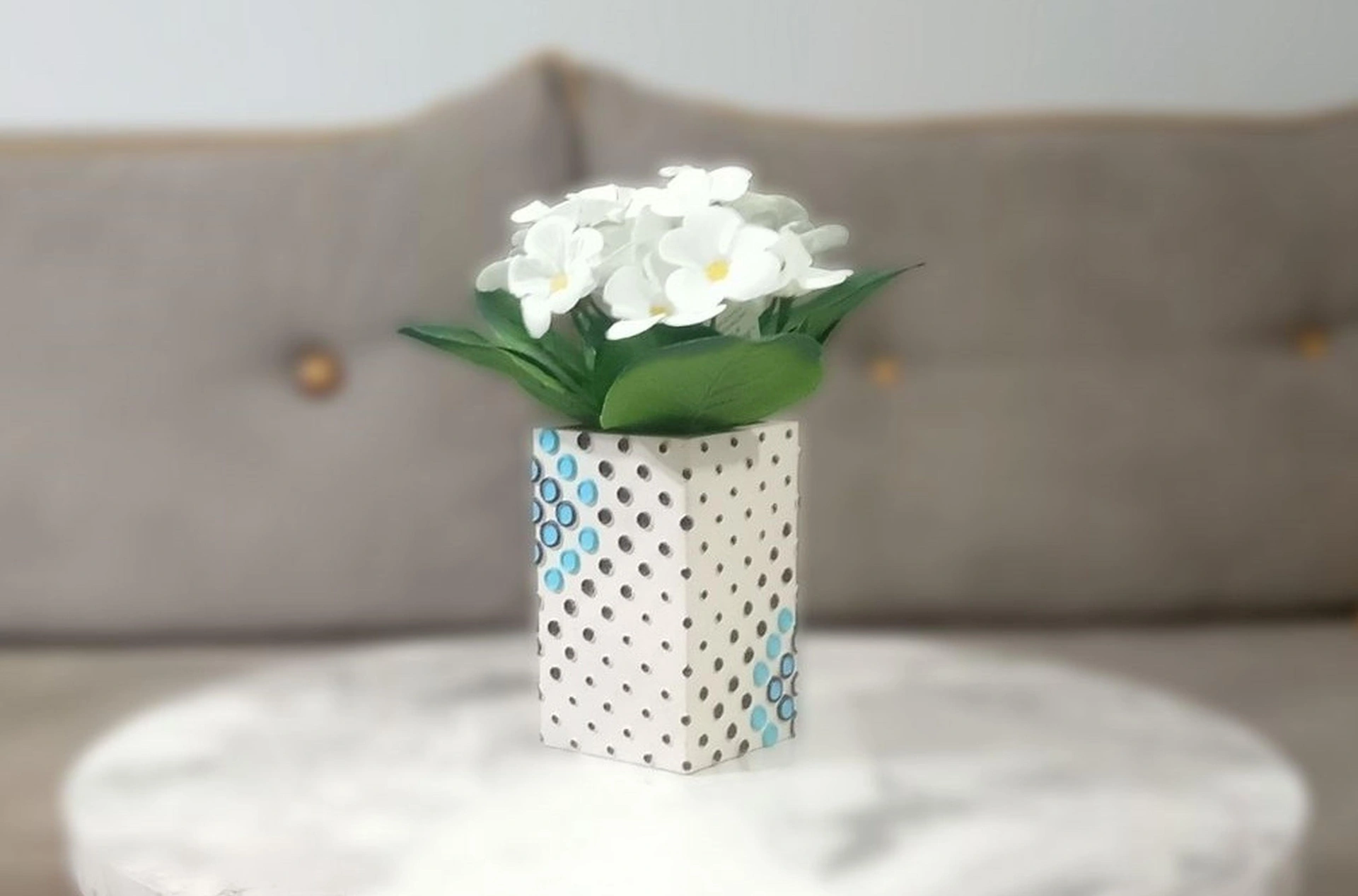 2 Adet Vazo Dahil,vazoda Çiçek,beyaz Yapay Çiçek,vazo Dekoratif Puanlı Poliresin 6x6x15cm Çok Renkli