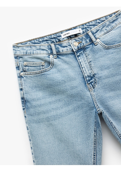 Koton Katlamalı Paça Cepli Bermuda Slim Fit Denim Şort Açık İndigo 5sam40011ıd Açık İndigo Koton Katlamalı Paça Cepli Bermuda Slim Fit Denim Şort Açık İndigo 5sam40011ıd Açık İndigo