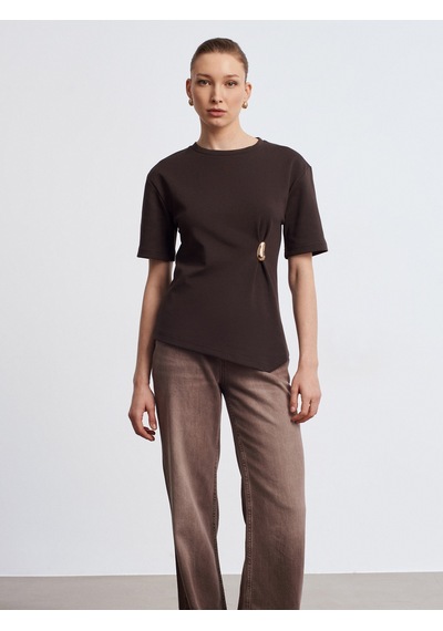 Dilvin 32445 Aksesuar Detaylı Basic T-shirt-koyu Kahve Kahverengi