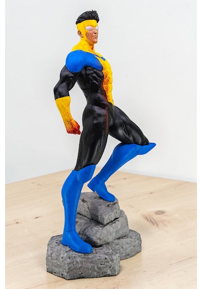 Invincible - Dev Figür 46 Cm - Mark Grayson Figür - Limited Edition