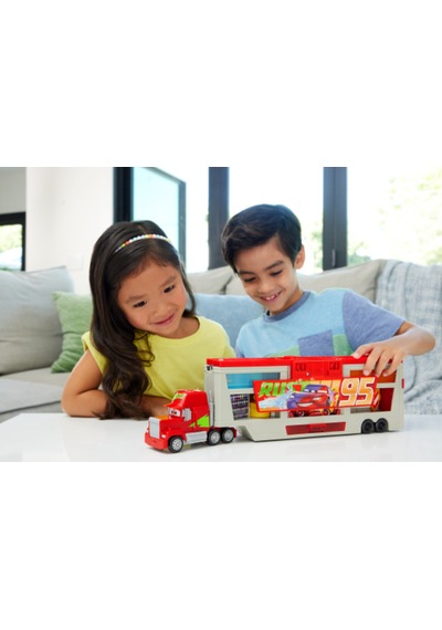 Cars Mack Tır Renk Değişimi Eğlencesi Oyun Seti HPD82