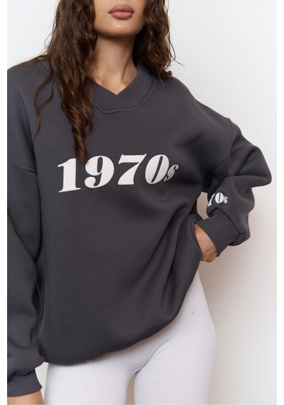 Kadın Katlamalı V Yaka 1970's Baskılı Oversize Sweatshirt Füme