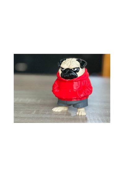 Kapüşonlu Pug Figürü 10cm