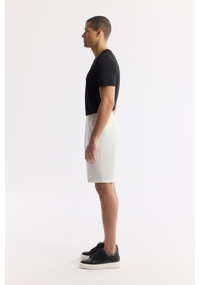 Avva Erkek Kırık Beyaz Beli Lastikli Bi-stretch Teknik Kumaş Relaxed Fit Şort A51y3712