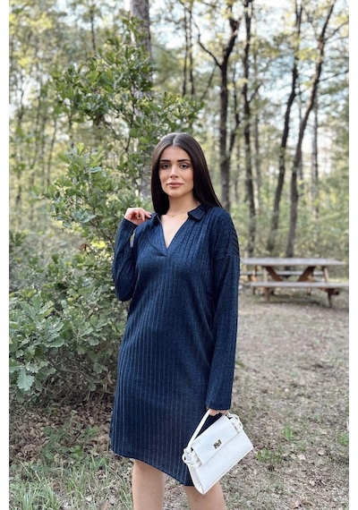 WeShaya Kadın Lacivert Polo Yaka, Kendinden Desenli, Basic Kalıp, Uzun Kollu Midi Triko Elbise Lacivert WeShaya Kadın Lacivert Polo Yaka, Kendinden Desenli, Basic Kalıp, Uzun Kollu Midi Triko Elbise Lacivert