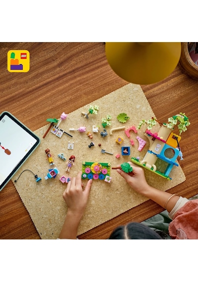 LEGO® Friends Kedi Doğum Günü Partisi ve Ağaç Ev 42666 - 6 Yaş ve Üzeri Çocuklar için Yaratıcı Oyuncak Yapım Seti (321 Parça)