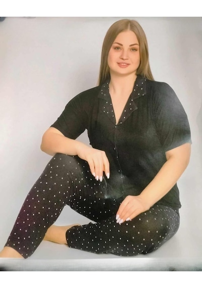Pijamoni Kadın Viskon Büyük Beden Kısa Kol Boydan Düğmeli İnce Pijama Takımı 7550/3 - 1 Adet 001 Pijamoni Kadın Viskon Büyük Beden Kısa Kol Boydan Düğmeli İnce Pijama Takımı 7550/3 - 1 Adet 001