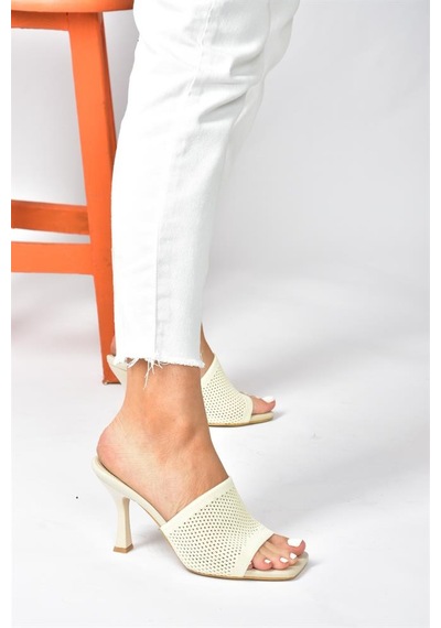 Fox Shoes Bej Triko Kumaş Topuklu Kadın Terlik P590033357