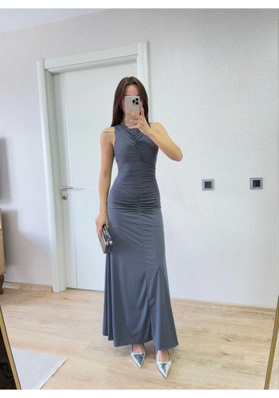 Kolsuz Büzgülü Uzun Elbise - Füme