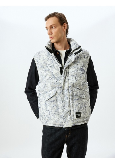 Koton Fermuarlı Slim Fit Etiket Detaylı Dik Yaka Şişme Yelek Gri Desenli 5wam20047hw Gri Desenli Gri