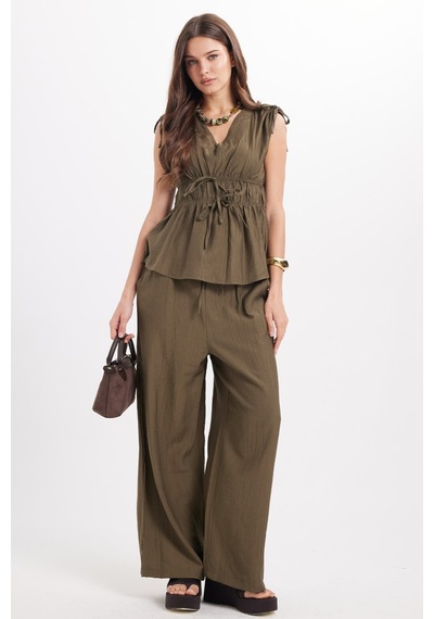 Tudors Kadın Standart Fit Normal Kesim V Yaka Beli Büzgülü Bağcıklı Bluz Geniş Paça Haki Pantolon Takım-51028