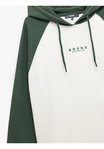 Koton Uzun Kollu Renk Kontrastlı Baskılı Kapşonlu Sweatshirt Yeşil 5sam70037mk Yeşil