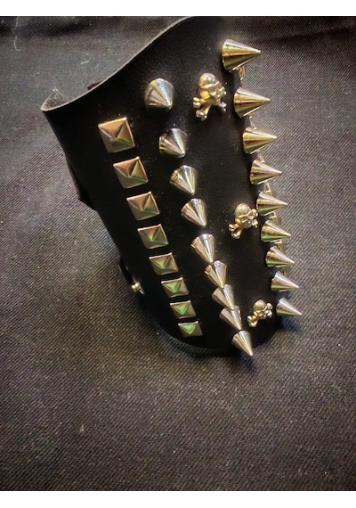 Dükkan Design Kurukafa Spike 13 Cm Deri Bileklik Siyah