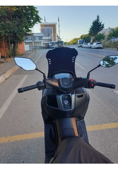 Motocam Rks Grace 202 Ön Cam 2022-2026 Model 65cm Siyah Renkli 4mm Orta Boylu