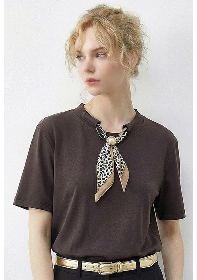 Shade Kadın Tokalı Fular Detaylı Basic T-shirt 7601 60283978 - Kakao Çok Renkli