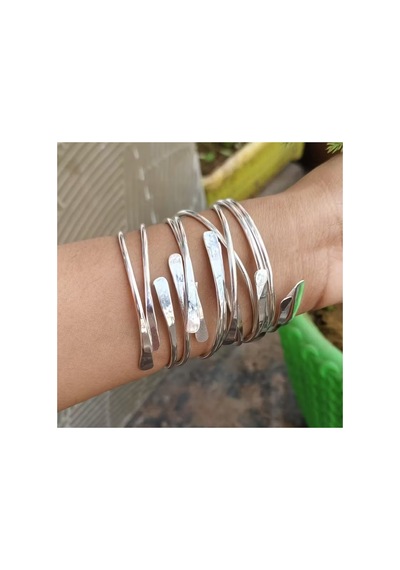Armora Model Yassı Spiral Modern Kelepçe Bileklik Gümüş