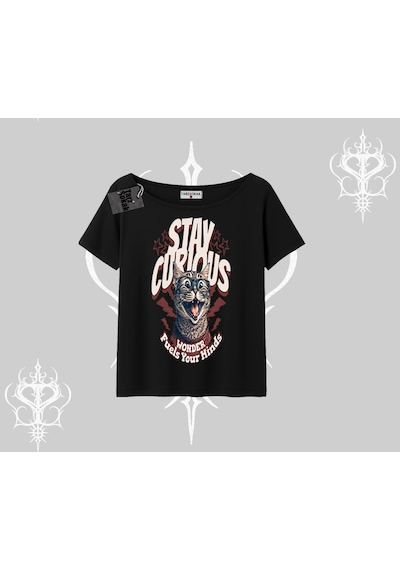Tarzsokak Stay Curious Kedi Baskılı Kayık Yaka Tshirt Siyah
